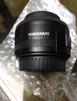 YONGNUO YN35mm F2 Lens